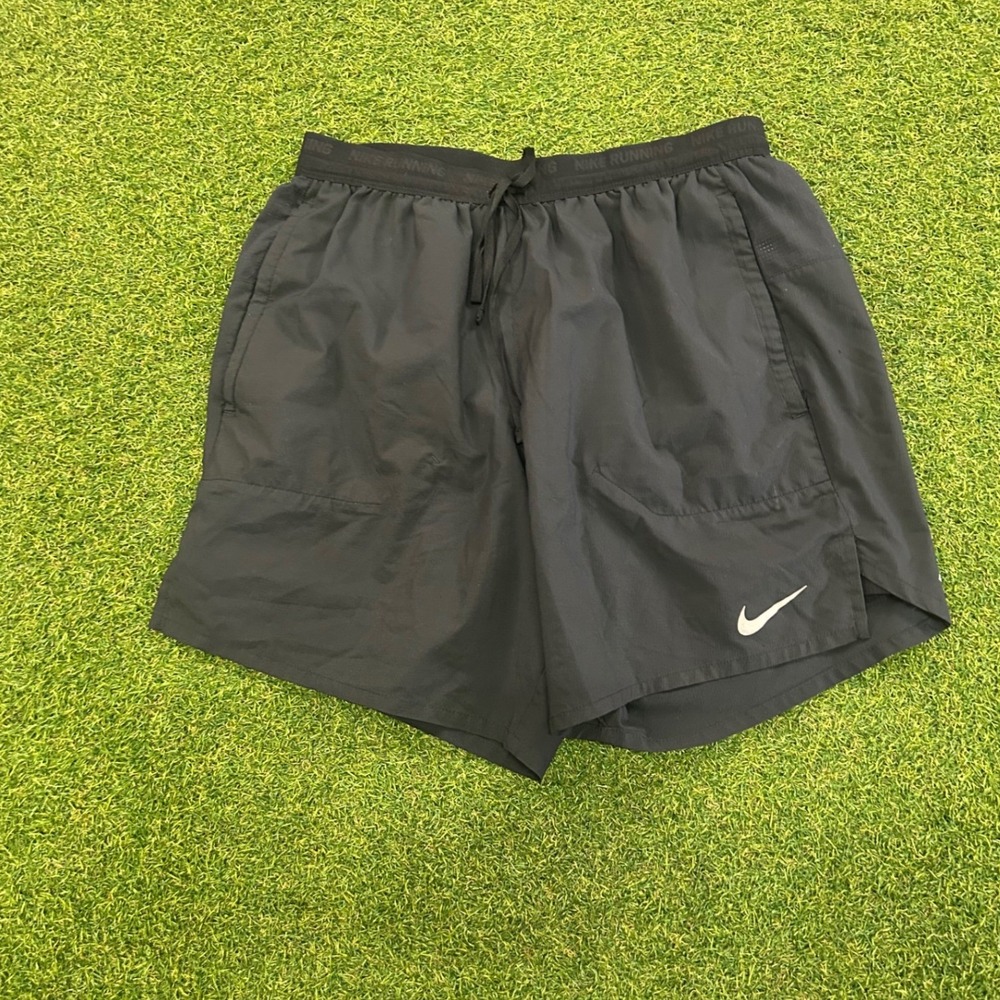 Nike Running Mens Black 5 Inch Inseam Shorts Zipper Pocket Reflective Large
